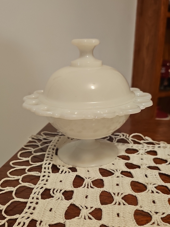 Anchor Hocking Other - Anchor Hocking "Old Colony" Lace Edge Candy Dish